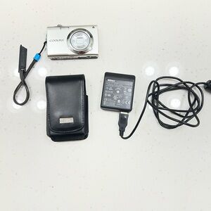 Nikon Coolpix S4000 Digital Camera